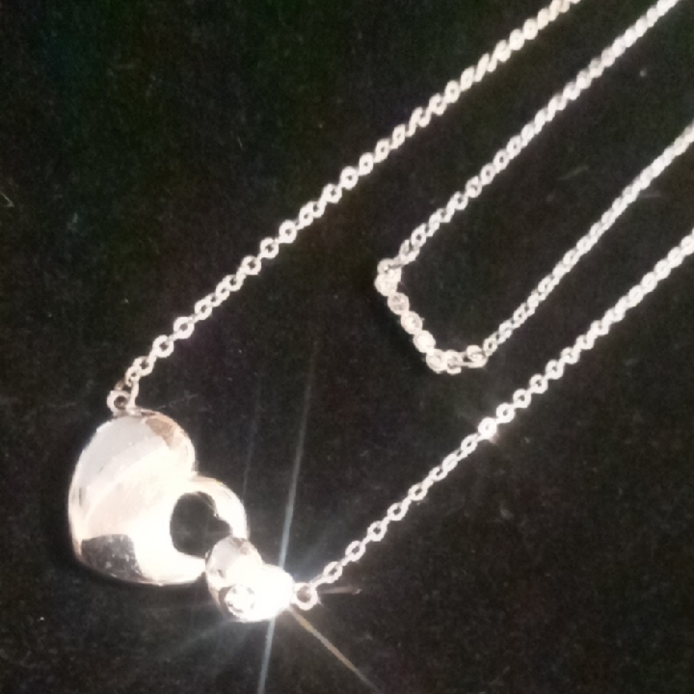 Silver Heart Pendant Necklace & Crystal Bar A Mother Holds A Daughters 💓Forever